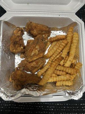 5 piece chicken wings and fries