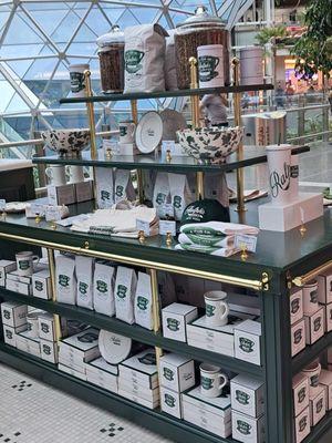 Ralphs at the Doha airport