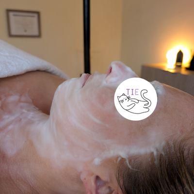 A bubble mask that helps loosen up congestion. No exfoliation or irritation.