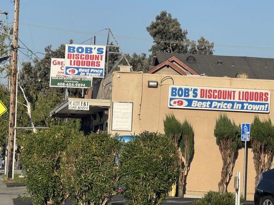 Bob's Discount Liquors
