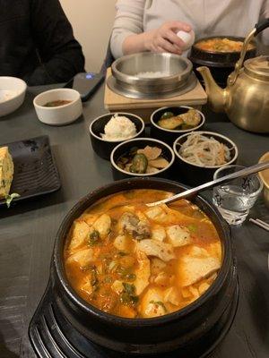Sundubu -soft tofu stew