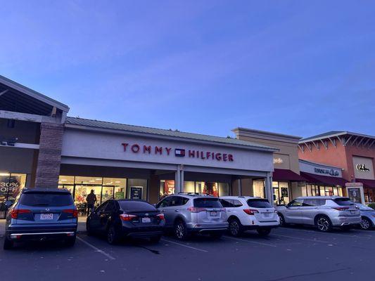 Tommy Hilfiger