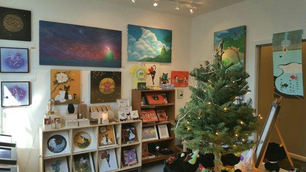 Picking up holiday presents and absolutely loving the Hsuper Gallery & Store remodel!