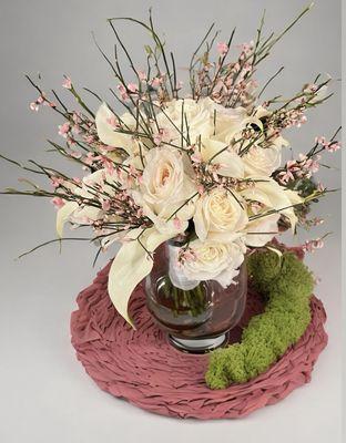 Beige rose, cala Lily