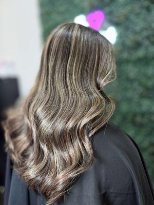 Blended blonde highlights