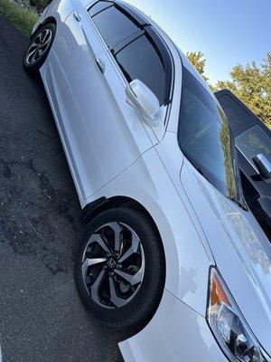 Fender different color then door, the door is freshly painted also