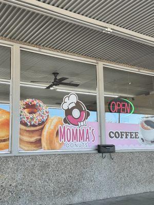 Momma's Donuts