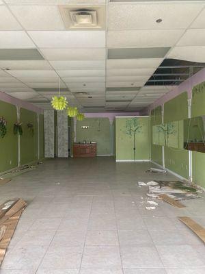 Nice Inside But Dated and Abandoned For Sure with that Leakage coming in.