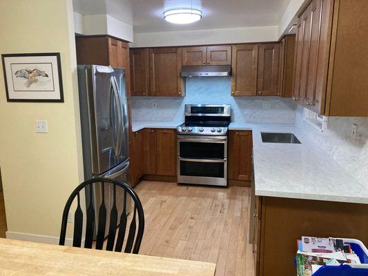 Beaverton Kitchen Cabinet & Stone