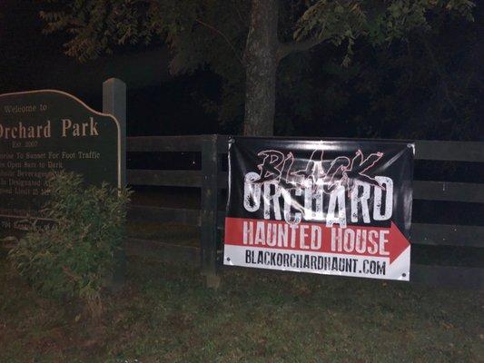 Red Orchard Barn And Park