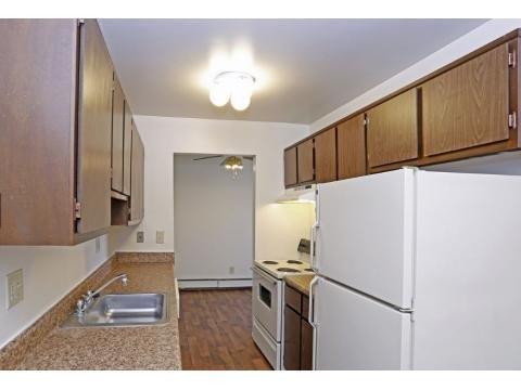 Macomb Manor Apartments