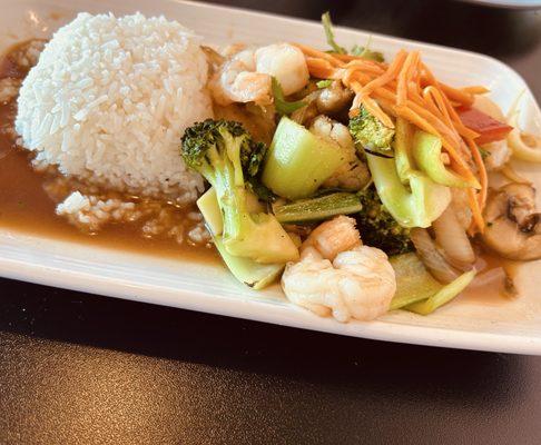 Wok stir fry with shrimp