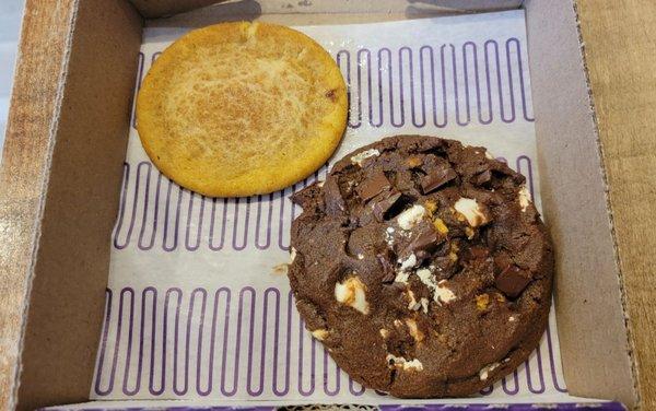 Insomnia Cookies