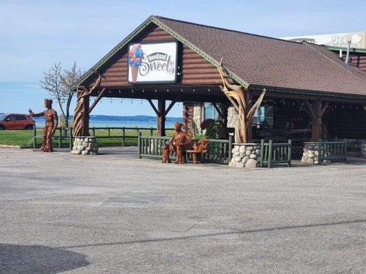 Backwoods BBQ and Eats