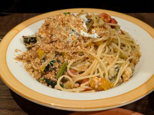 Outstanding spaghetti with roasted cauliflower, oyster mushrooms, squash, kale, whipped ricotta, and crispy breadcrumbs. Great!