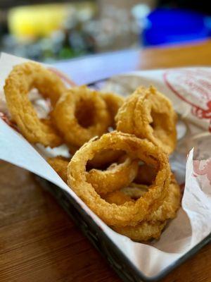 Great food, tremendous service.. who knew:) Love coming here earlier in the night before the parties take over.