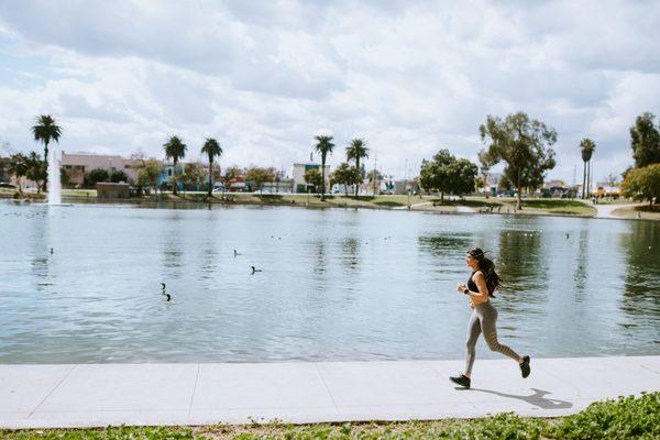 Catch up on your cardio with lakeside views.