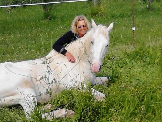 Our new Tennessee Walker would love to take you on an adventure soon . We rated top 5 attractions in hood river 541-513-1152