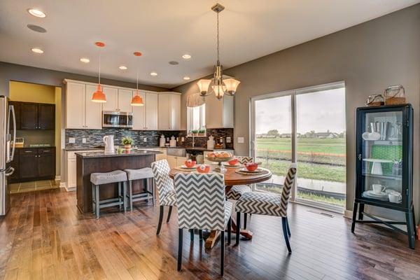 Fun Tomasen Dining and Kitchen