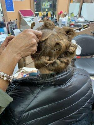 Clarys Unisex Beauty Salon