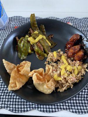 6 Crab Cheese Rangoon, Beef with Pea Pods lots of spicy mustard