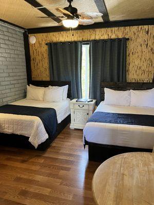 Captain Pip's Marina & Hideaway