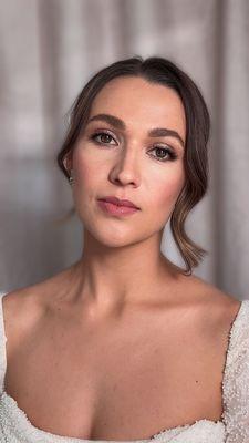 Aleksandra Ambrozy Makeup & Hair Artistry