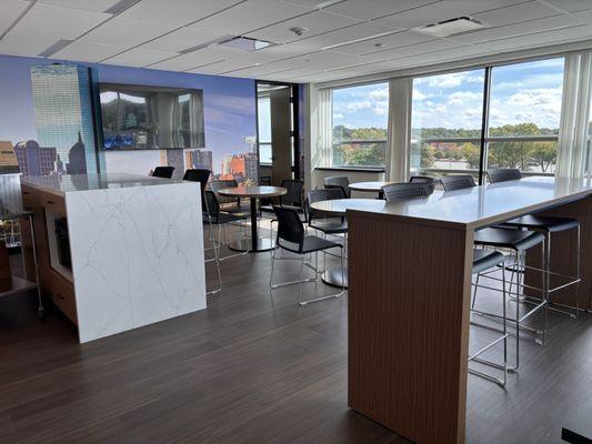 New clinical office, daily cleaning
"We don't cut corners, we clean them"