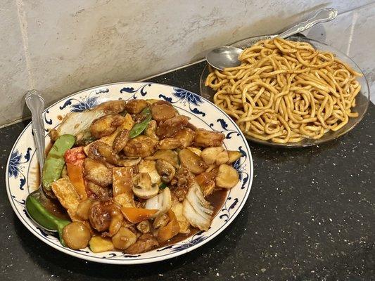 Seafood Delight & Lo Mein