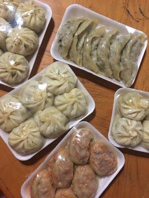 Still like the steamed meat buns the best!!