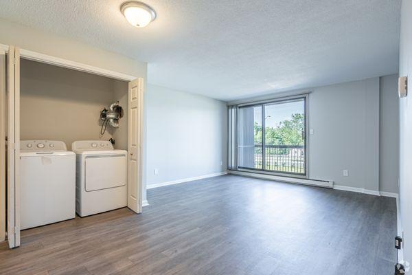 Edgewater Apartments