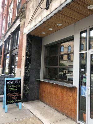 Entrance on South Highland