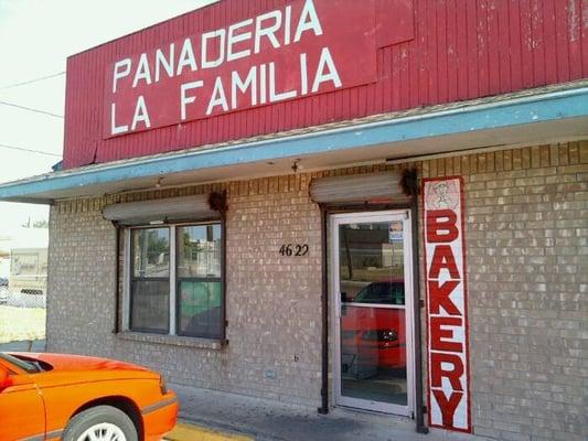 La Familia Bakery