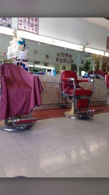 Top Hat Ontario Barber & Beauty Shop