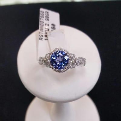Gorgeous tanzanite ring