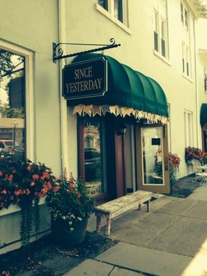 Curated collection of antiques, fine furniture, home décor, and gifts. Promote artist and Made In USA items.