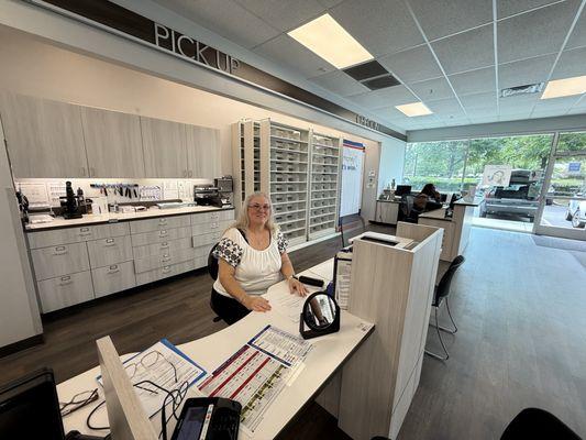 America's Best Contacts & Eyeglasses