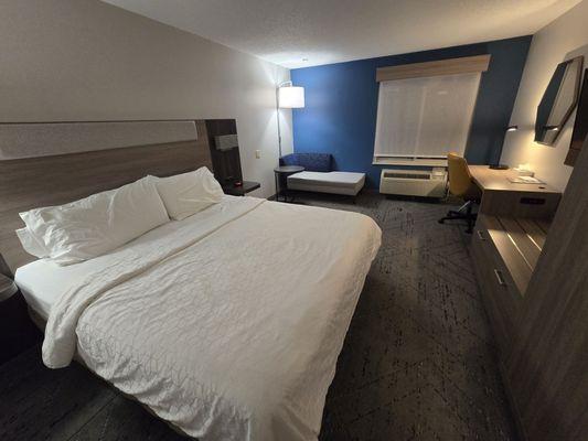 Holiday Inn Express Hotel And Suites Alliance By IHG