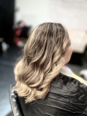 Balayage in pearl color 
Beautiful