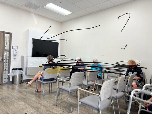 Cold room, crowded with screen not working.