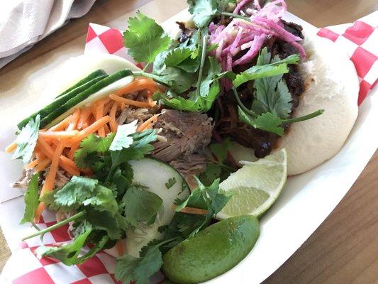 Banh mi and sriracha bulgogi in steam buns