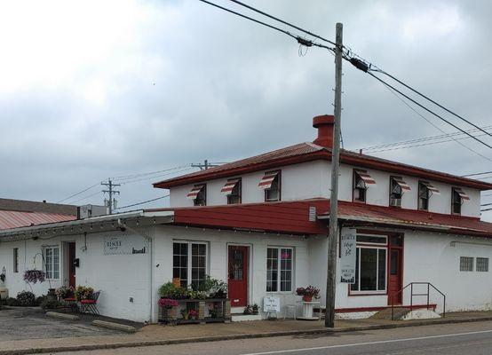 Front of building facing East Main Street