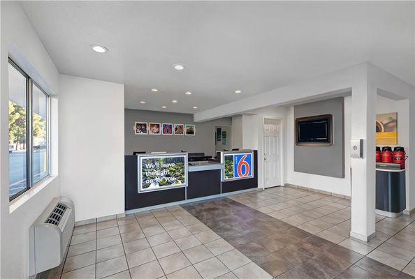 Motel San Jose CA Lobby