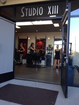 Cute space. Really clean and modern. Great vibe.