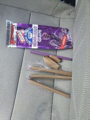 Messed up hemp wrap out the wrapper. The plastic wrap that goes around the individual wraps is some how stuck in the seal of the package.