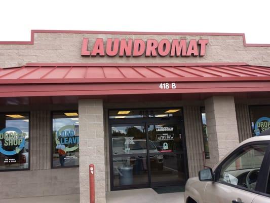 32 Road Laundromat