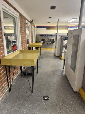 Lee's Discount Beverage