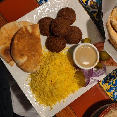 Falafel platter