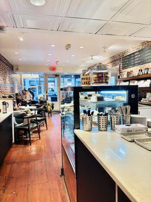 Cafe ~ outdoor in back ~ weather permitting