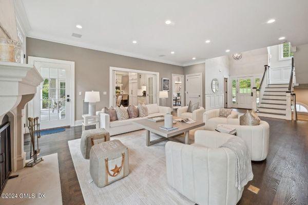 Devine Sparkle & Shine